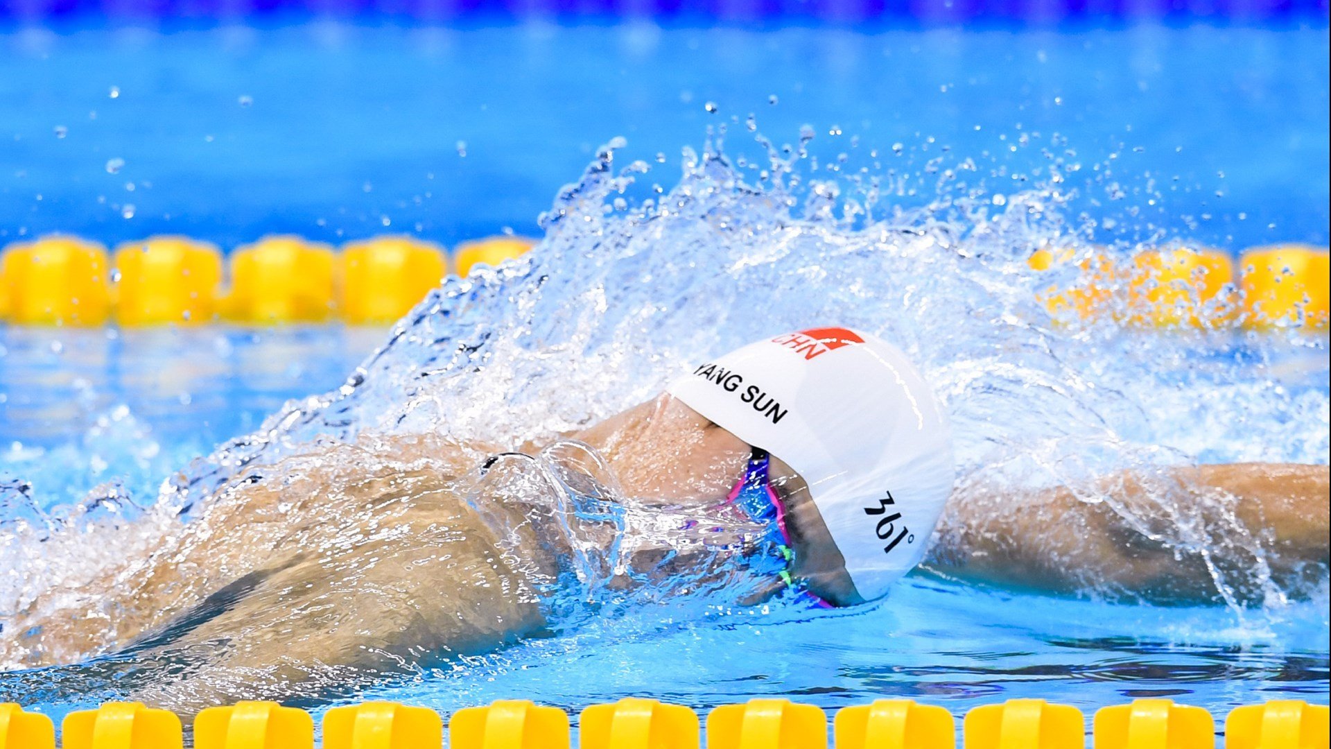 开云体育链接-中国男篮战术执行力提升 球队凝聚力增强，中国男篮队内训练