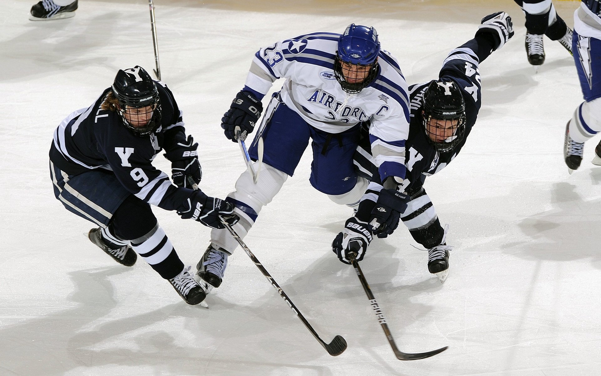 开云体育中国官方网站-大数据驱动运动损伤预测系统落地，大数据驱动是什么意思