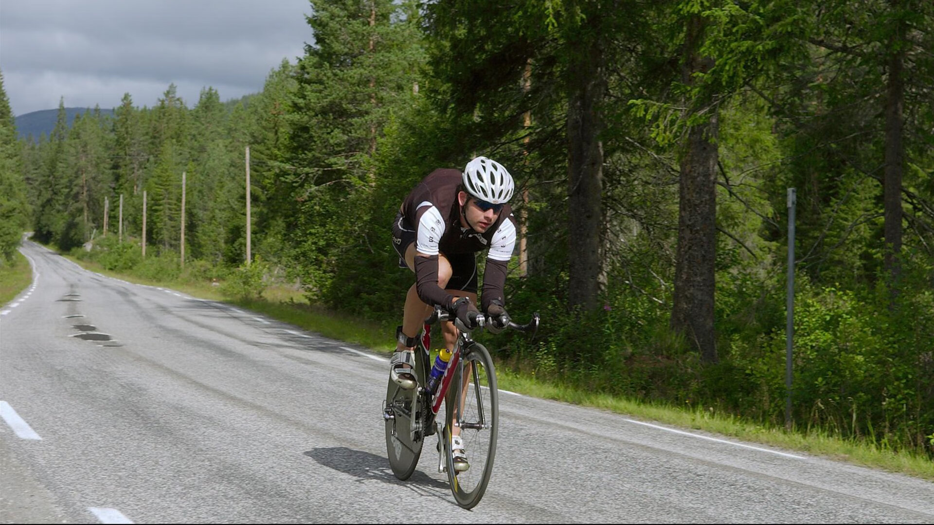 开云体育官方下载-波兰队在国际乒联混合团体世界杯中的表现：从技术到心理素质，波兰乒乓球超级联赛